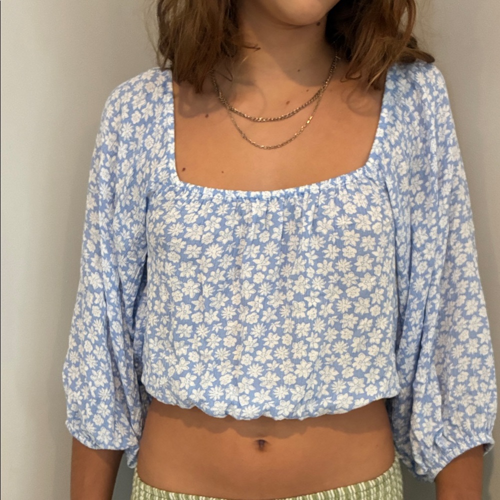 Billabong Blue and White Floral Blouse